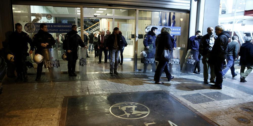 Προσήχθη ηγετικό στέλεχος του «Ρουβίκωνα» μετά τις απειλές κατά του ΣΚΑΪ