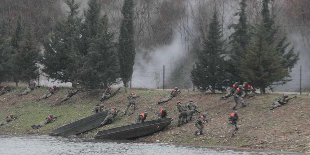 Οι Τούρκοι κάνουν «πόλεμο» στον Έβρο - Υπερπαραγωγή η άσκηση για «κατάληψη απέναντι όχθης»