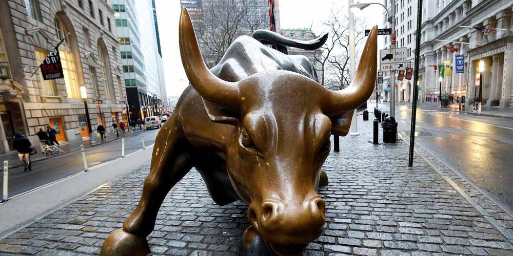 Το μίνι κραχ στη Wall Street «φρενάρει» την έξοδο στις αγορές