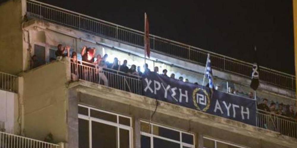 Επίθεση στα γραφεία της Χρυσής Αυγής στον Πειραιά