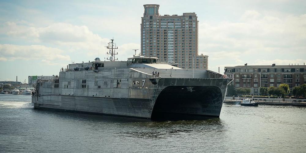 Στη Σύρο το επιβλητικό «Carson City», το πλοίο ειδικών επιχειρήσεων των ΗΠΑ