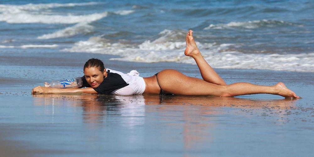 Από την Πολωνία με αγάπη: Οι εκρηκτικές καμπύλες της Charlie Riina θα σας στείλουν αδιάβαστο!