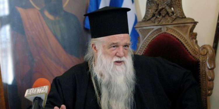 Ο Αμβρόσιος επιτέθηκε στον Μόσιαλο: Είναι άσχετος και ο αγιασμός αποτελεί προφυλακτικό μέσο έναντι του κορωνοϊού