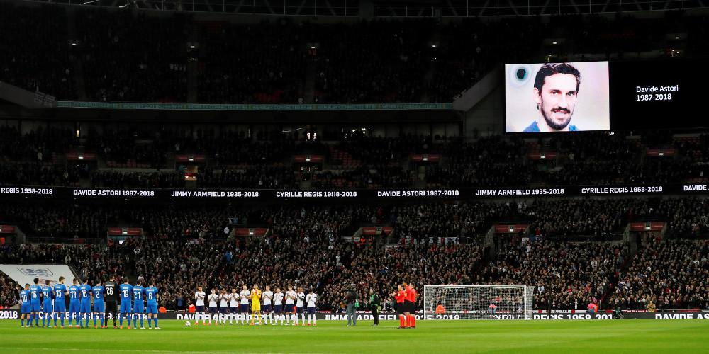 Οι εθνικές Αγγλίας και Ιταλίας τίμησαν τον αδικοχαμένο Αστόρι