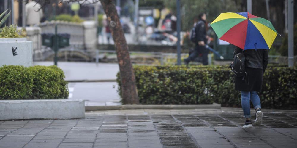 Πρόγνωση καιρού: Βροχές, καταιγίδες και πτώση της θερμοκρασίας την Πέμπτη