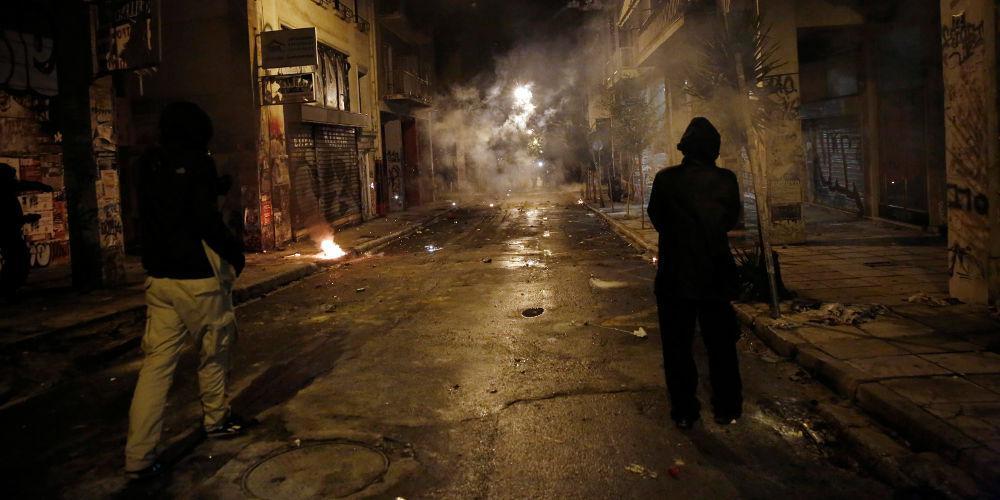 Εισβολή κουκουλοφόρων σε κτίριο του υπουργείου Πολιτισμού