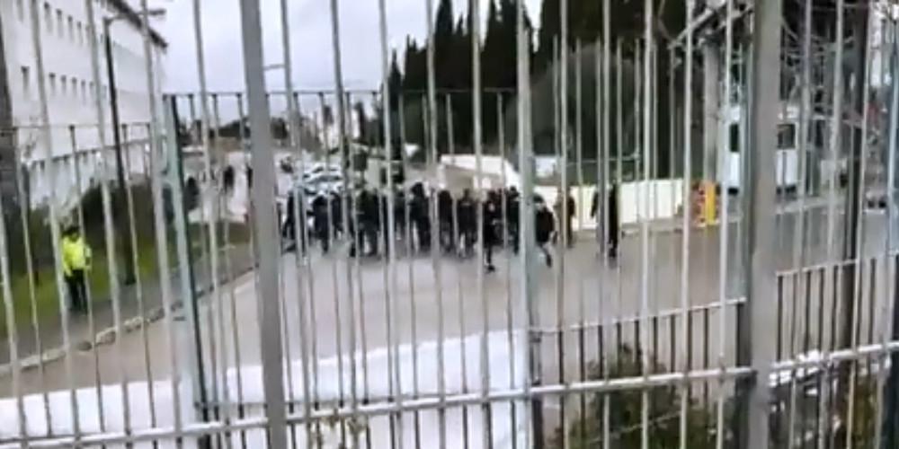 Επεισόδια και χρήση χημικών στη συγκέντρωση εκπαιδευτικών στο υπουργείο Παιδείας