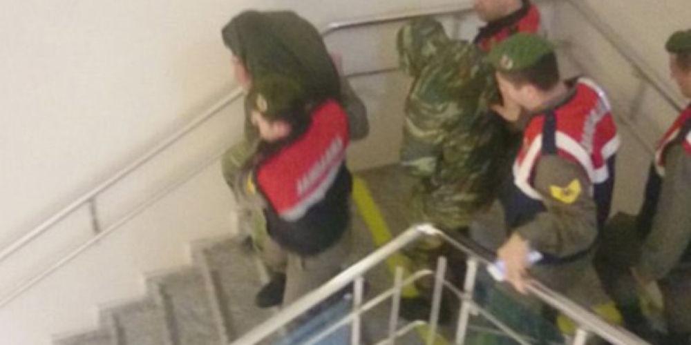 Τι γράφει ο διεθνής Τύπος για την απελευθέρωση των Ελλήνων στρατιωτικών