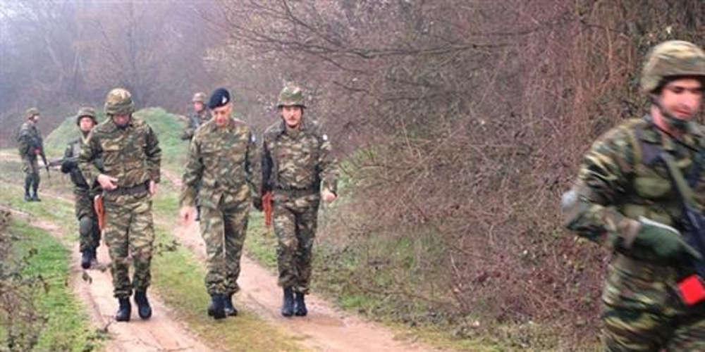 Περιπολία στη συνοριακή γραμμή του Έβρου από τον αρχηγό του ΓΕΣ [εικόνες]