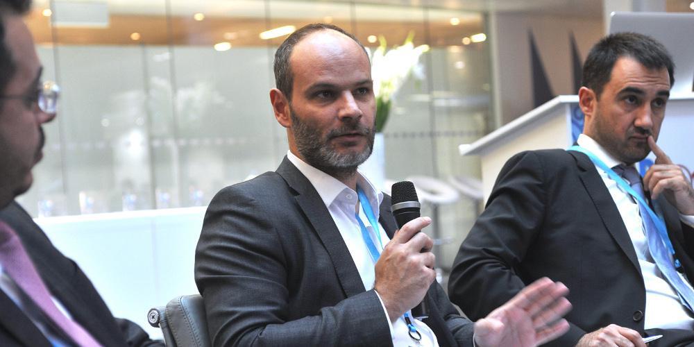 «Κομισάριοι» σε κράτος και υπουργεία