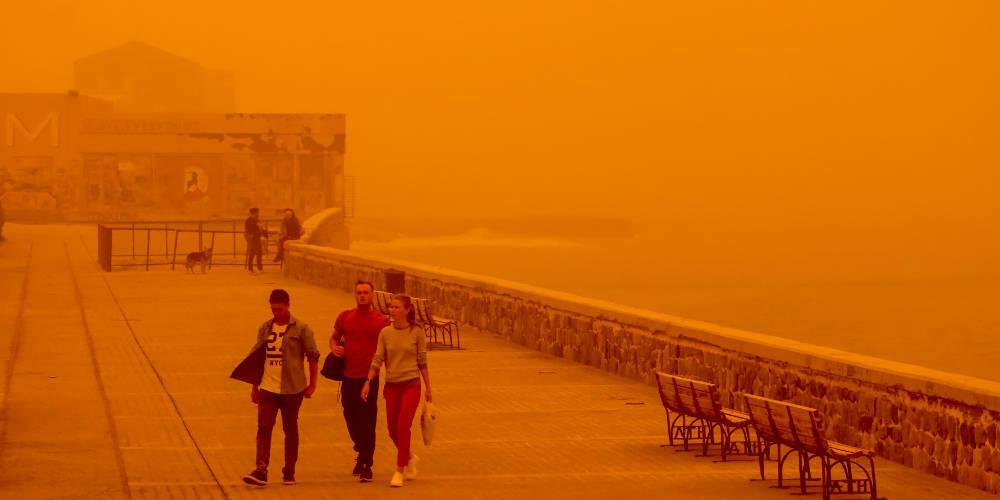 «Πνίγεται» η Κρήτη από την αφρικανική σκόνη – Κλειστά τα σχολεία στο Λασίθι