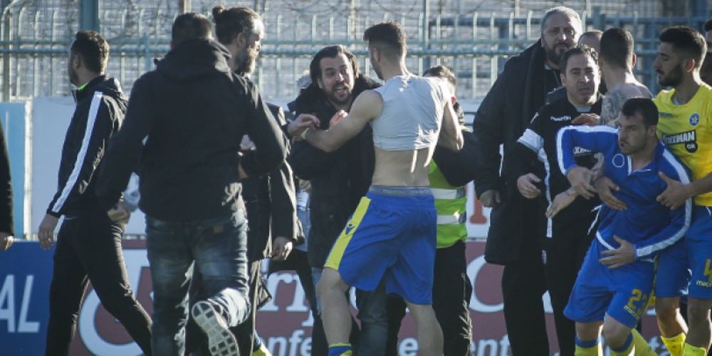 Αγριο ξύλο στην Τρίπολη μετά τη λήξη του Αστέρας-ΠΑΟΚ [βίντεο]