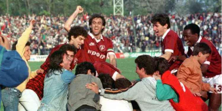 Το ποδοσφαιρικό θαύμα της Λάρισας και η ομάδα που αγάπησαν όλοι…