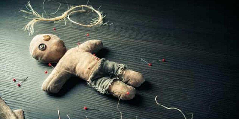 Καταδικάστηκε 55χρονος που εξαπάτησε 25χρονη ότι θα της έλυνε τα… μάγια