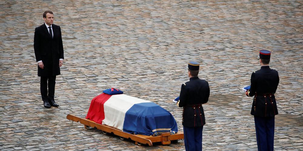 Μακρόν: Ο Αρνό Μπελτράμ ενσαρκώνει το γαλλικό πνεύμα της αντίστασης