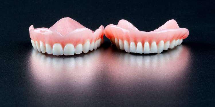 Οι Έλληνες δεν έχουν χρήματα και στρέφονται στις μασέλες - Θλιβερά τα στοιχεία για τη στοματική υγιεινή