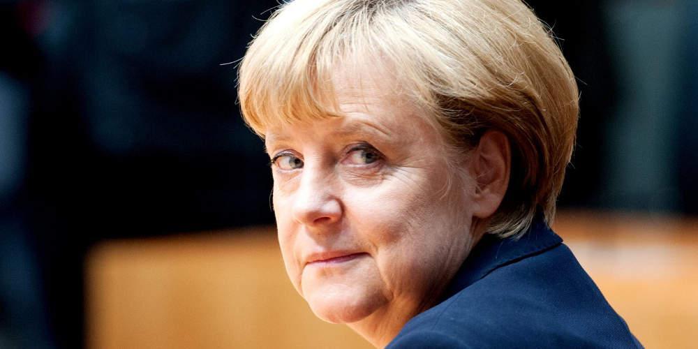 Κωμικός μήνυσε τη Μέρκελ για την κριτική της σε ποίημα του κατά του Ερντογάν