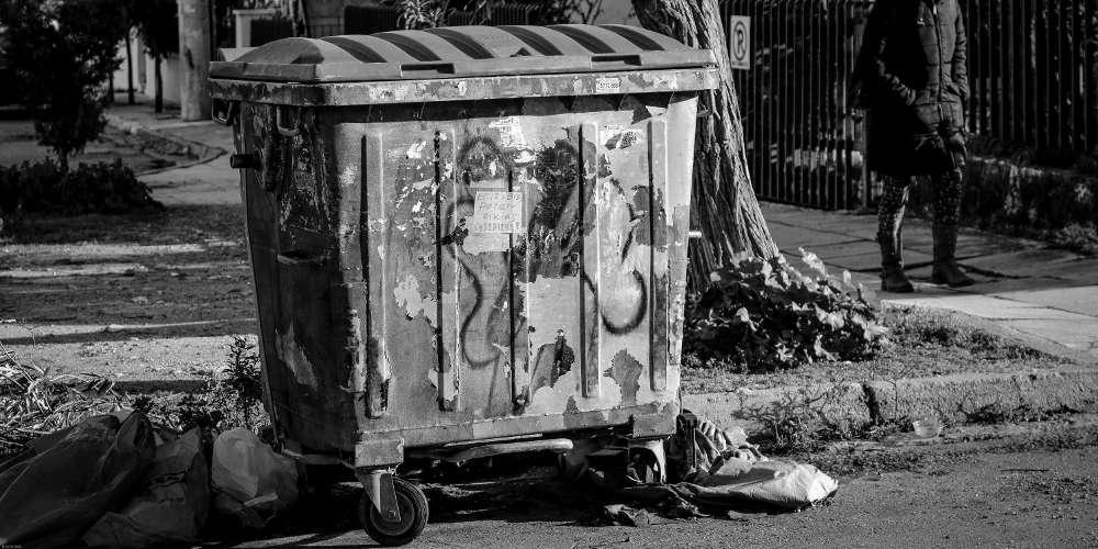 Μία 19χρονη και η μητέρα της συνελήφθησαν για το νεκρό βρέφος στην Πετρούπολη