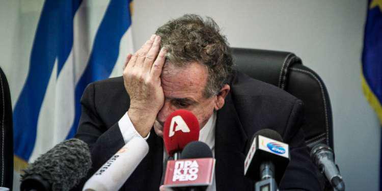 Συγκίνηση Μουζάλα στην αποχώρησή του: Δεν μπορώ, δεν βγαίνει άλλο…