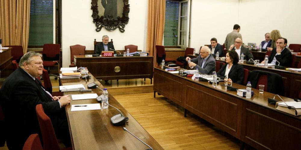 Φιάσκο στο φιάσκο για Novartis: Παράταση 2 ημερών ζήτησαν ΣΥΡΙΖΑ-ΑΝΕΛ