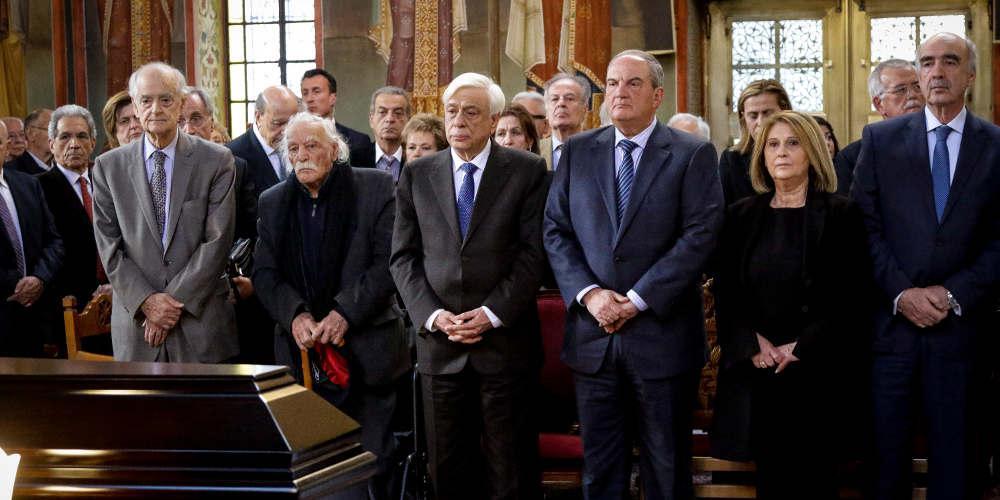 Το ύστατο χαίρε στον δάσκαλο της δημοσιογραφίας Χρήστο Πασαλάρη [εικόνες]