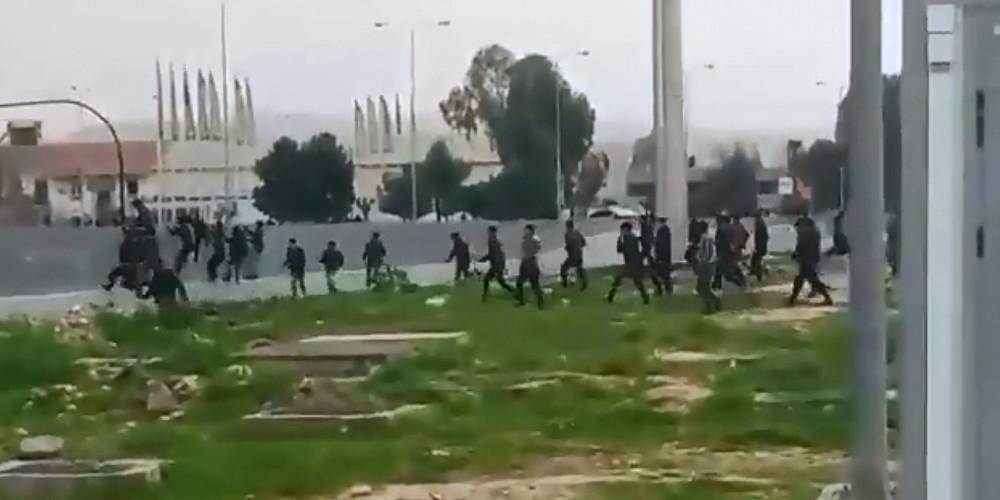 Σύρραξη στο λιμάνι της Πάτρας: Πετροπόλεμος και τραυματισμοί [βίντεο]