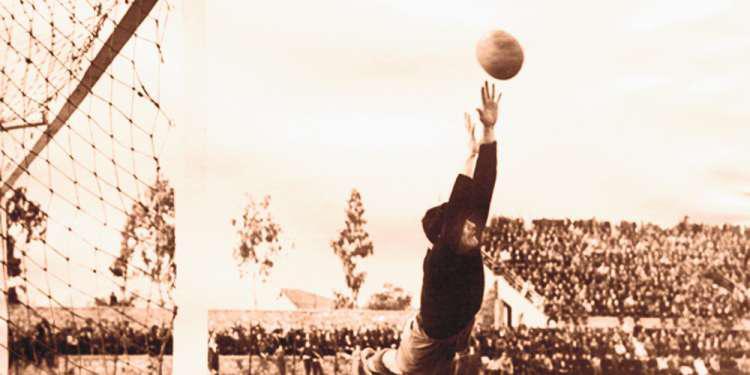 Νίκος Πετζερόπουλος: Ο «ιπτάμενος τερματοφύλακας» που έκανε την Ίντερ να παραμιλά