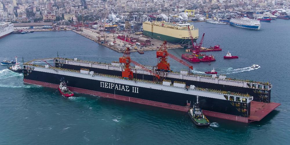 Εντυπωσιακά πλάνα από τη νέα μεγάλη πλωτή δεξαμενή στο Πέραμα [βίντεο]