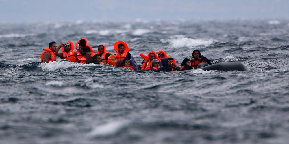 Ο εφιάλτης του προσφυγικού επιστρέφει στα νησιά με αύξηση ροών