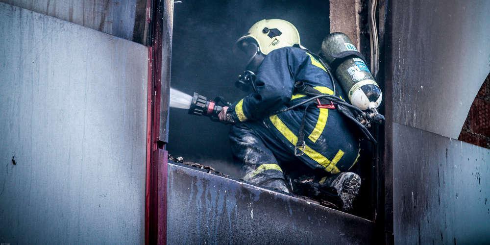 Φωτιά σε βιοτεχνία πλαστικών στην Μεταμόρφωση