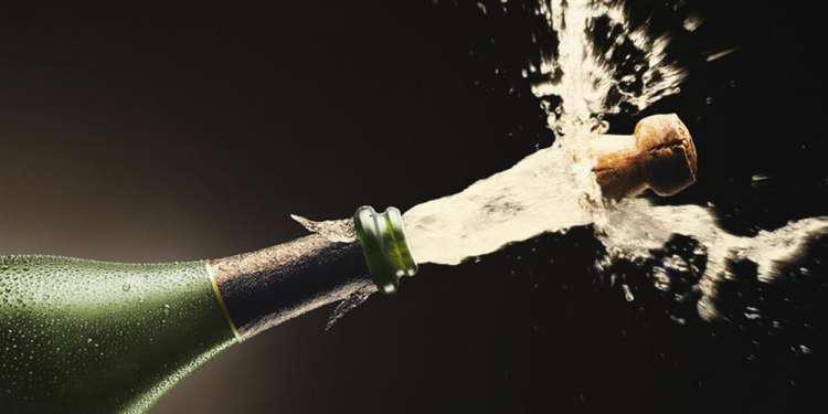 Νόμος Πούτιν για σαμπάνιες φέρνει πανικό σε ρωσικές ελίτ