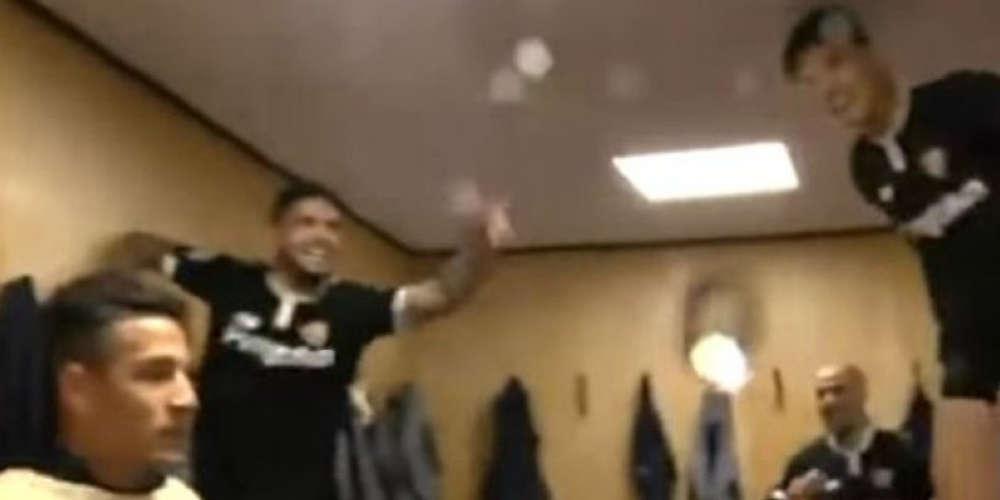 Μυθικό πικάρισμα σε Μπέτις από τους παίκτες της Σεβίλλης στο Όλντ Τράφορντ!