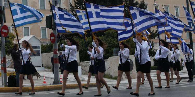 Η σημασία, η ιστορία και οι συμβολισμοί της ελληνικής σημαίας