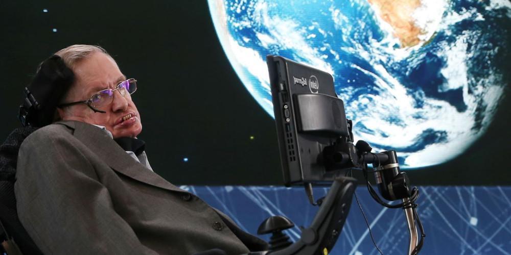 Στο «σφυρί» για 296.750 το αμαξίδιο του Στίβεν Χόκινγκ – 584.750 δόθηκαν για το διδακτορικό του