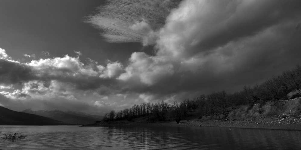 Πρόγνωση καιρού: Κακοκαιρία από την Παρασκευή με καταιγίδες και θυελλώδεις ανέμους