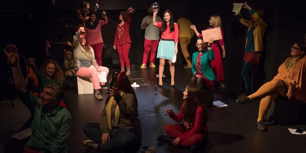 «Θεϊκά Αντικείμενα» – Συγγραφική Performance στο θέατρο ΜΠΙΠ