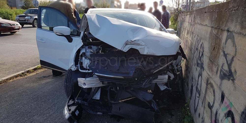 Λαχτάρα για μαθητές στα Χανιά από σύγκρουση λεωφορείου με αυτοκίνητο [εικόνες]