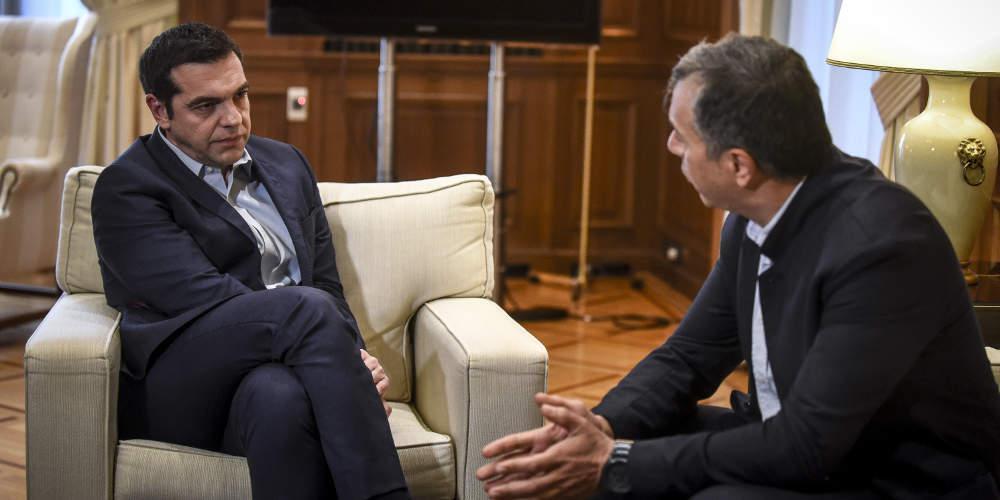 «Να κόψουμε κεφάλια» - Συνάντηση Τσίπρα-Θεοδωράκη στη σκιά των επεισοδίων στην Τούμπα