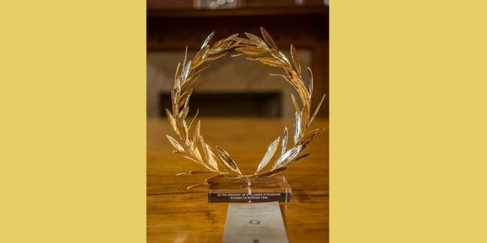 Η Ελλάδα παρουσιάζει τα στεφάνια του Μαραθωνίου της Βοστώνης [εικόνα]