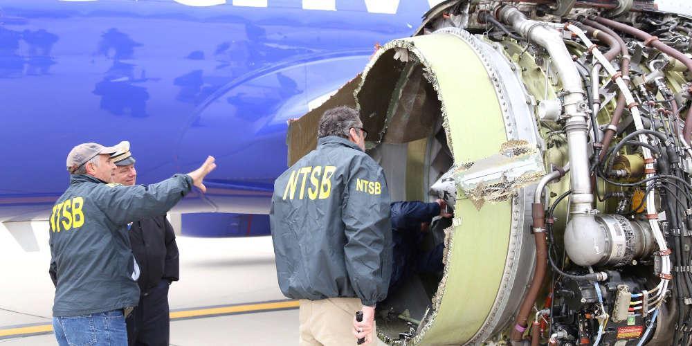 Πτήση τρόμου: Νεκρή επιβάτιδα από έκρηξη του κινητήρα!