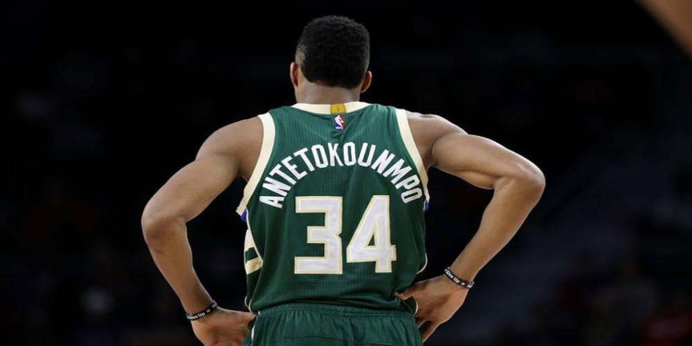 Γιάννη είσαι καλά; Ο Αντετοκούνμπο δεν έκανε κάρφωμα για δεύτερο συνεχόμενο ματς