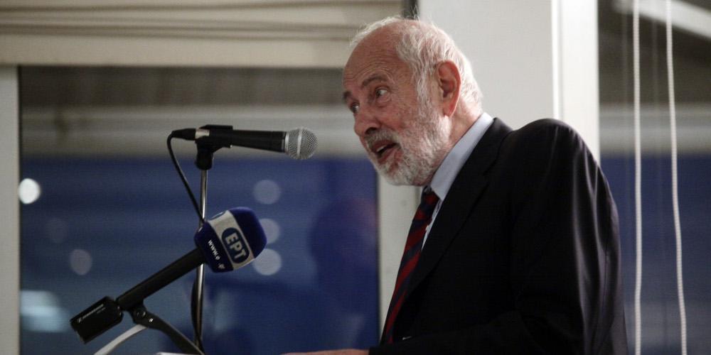 Οι Ελληνες αρχαιολόγοι αποχαιρετούν τον Αγγελο Δεληβορριά