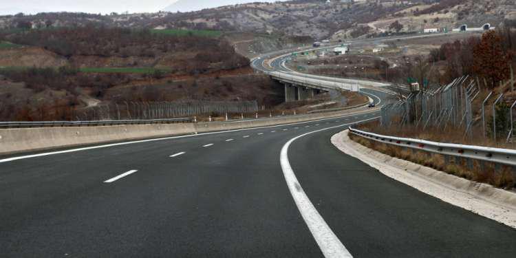 Νεκρή 50χρονη σε καραμπόλα στην Εγνατία Οδό