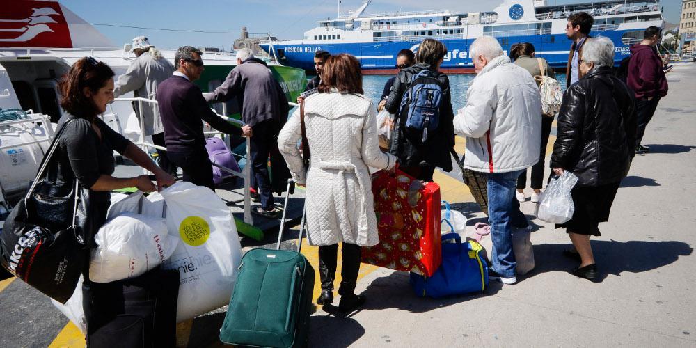 Άρχισε η έξοδος των εκδρομέων για το Πάσχα: Μεγάλη κίνηση στα λιμάνια