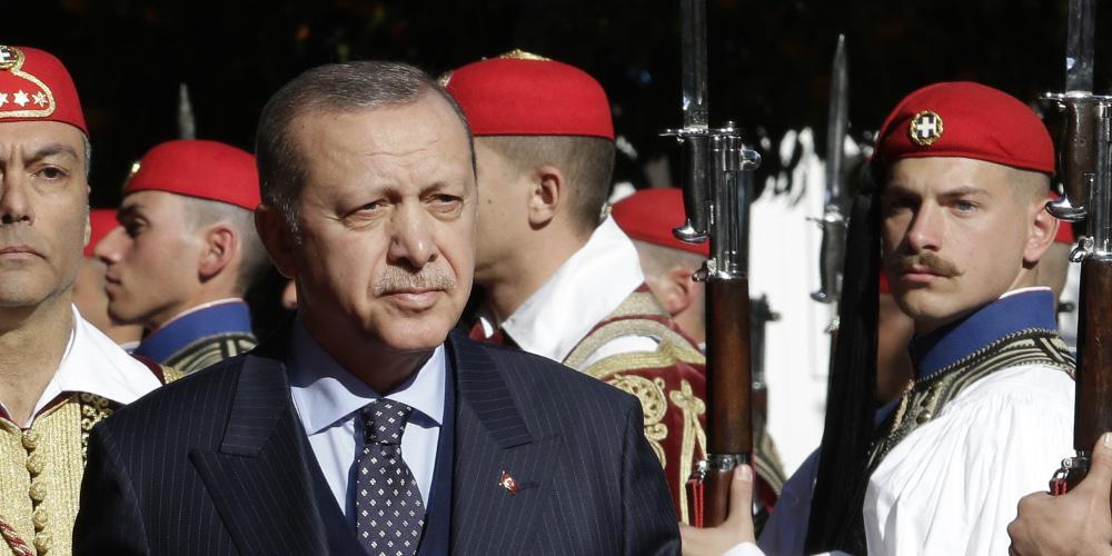 Αγρια κόντρα Αθήνας-Άγκυρας και στην μέση οι Έλληνες στρατιωτικοί