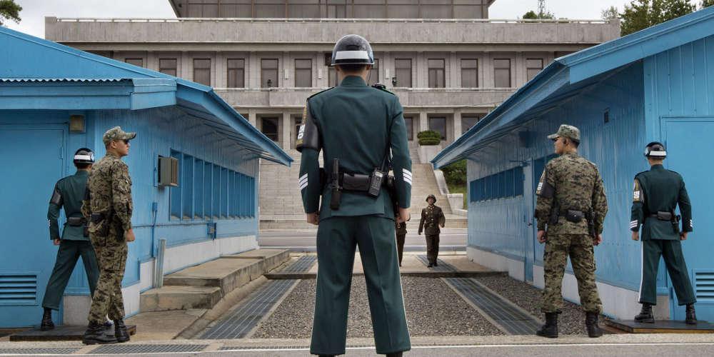 Tρεις πυραύλους αγνώστου τύπου εκτόξευσε η Βόρεια Κορέα στην Ανατ. Θάλασσα