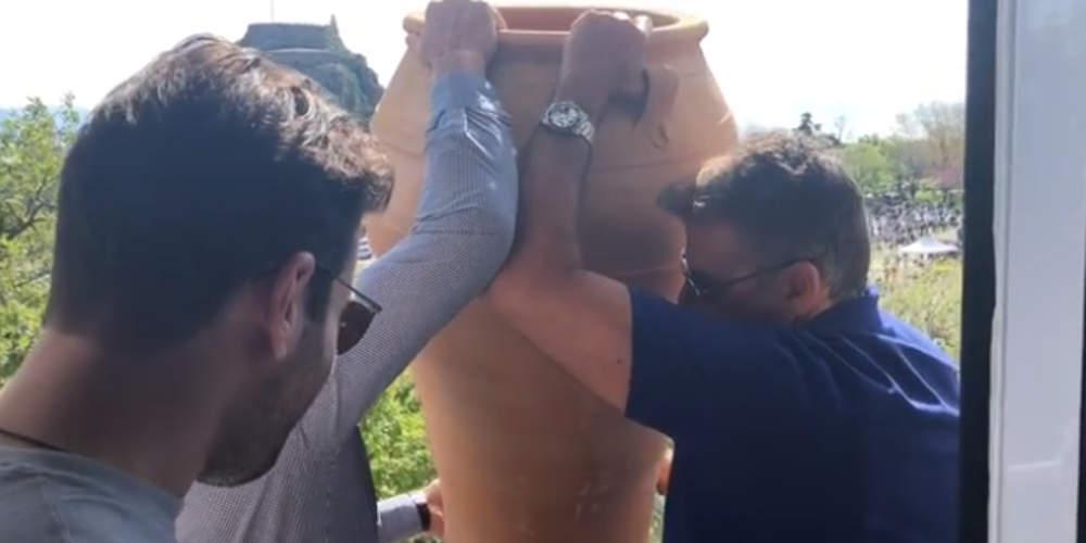 Λαοθάλασσα.... επωνύμων στην Κέρκυρα: Πώς γιόρτασαν το Πάσχα