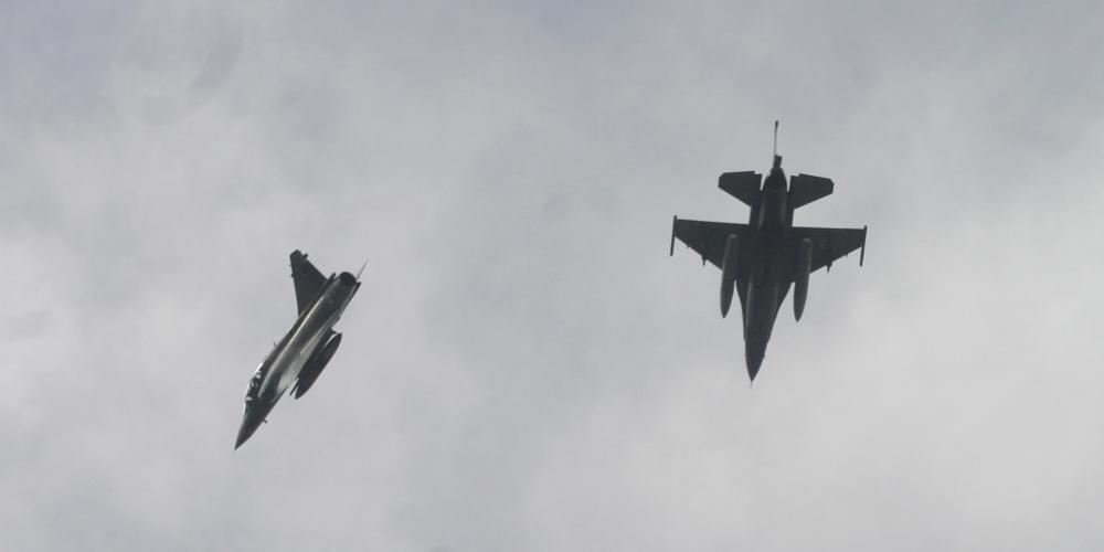 Πώς αποχαιρετούν οι πολιτικοί τον ήρωα πιλότο του Mirage 2000-5