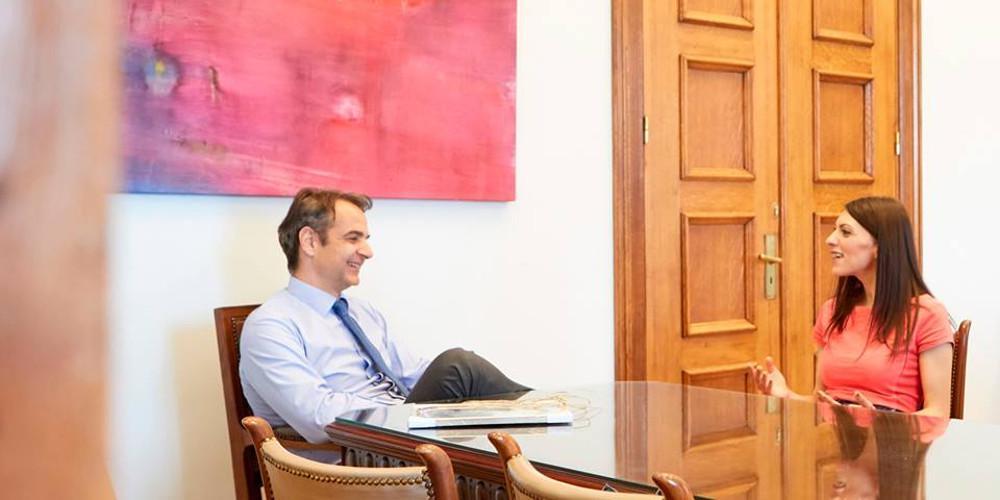 Ο Μητσοτάκης συνάντησε την Ελληνίδα που «άγγιξε» την κορυφή του Έβερεστ [εικόνα]