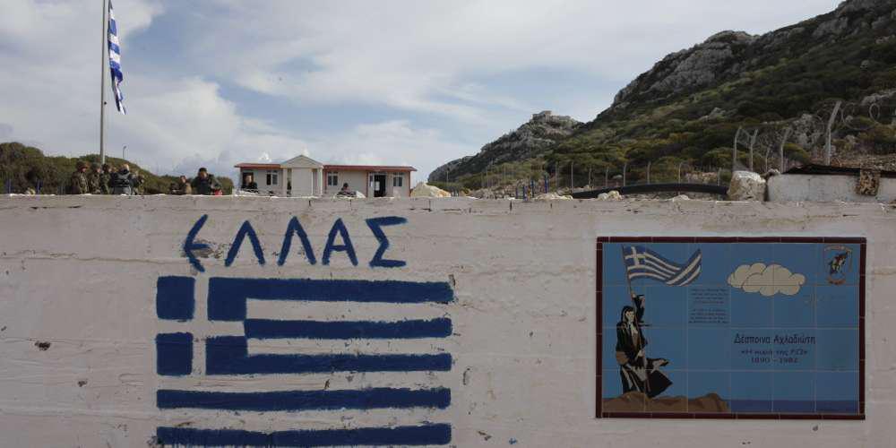 Στα 200 μέτρα πέταξαν οι Τούρκοι πάνω από την νήσο Ρω – Πυροβόλησαν στον αέρα οι Έλληνες στρατιώτες